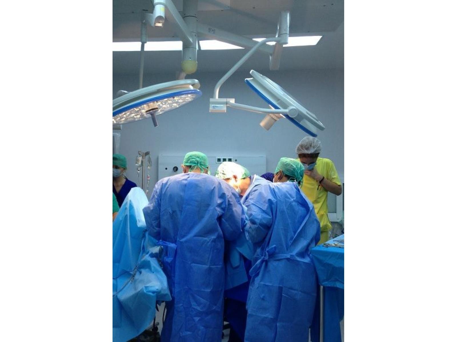 Spitalul OncoFort - spital_oncofort_operatie2(m).jpg