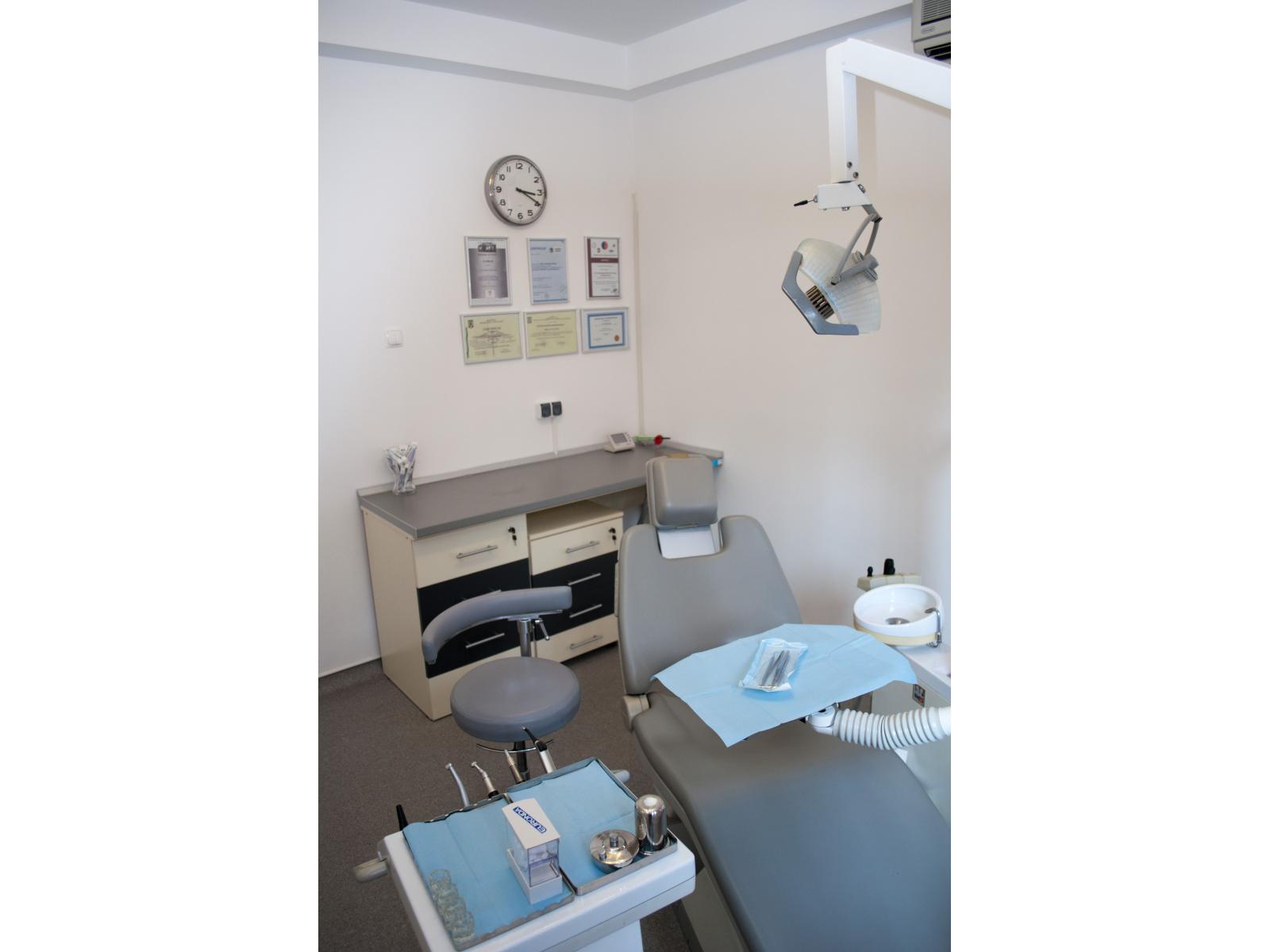 Andreea Dental Studio - cab22.JPG