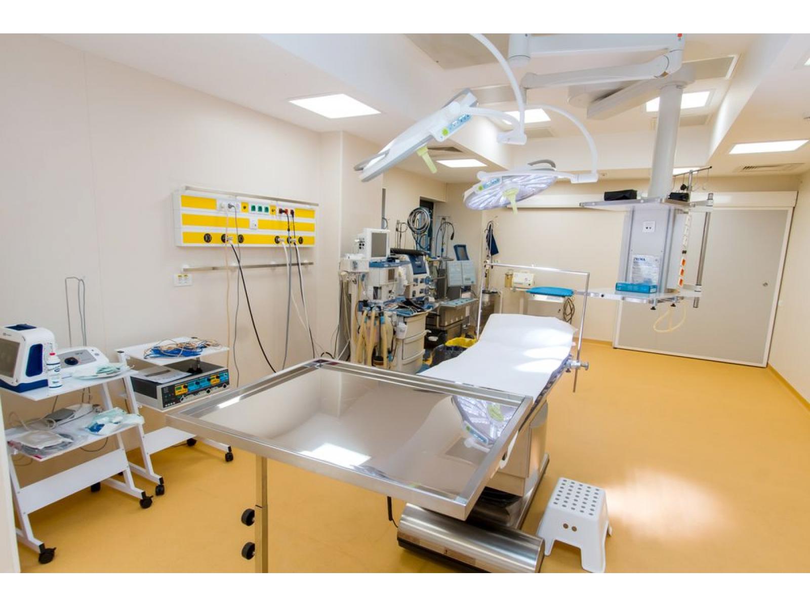 Spitalul de Boli Cardiovasculare Angiomedica - Sala-chirurgie-5.jpg