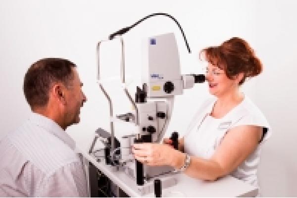 Clinica Oftalmologica Novaoptic - laser.jpg