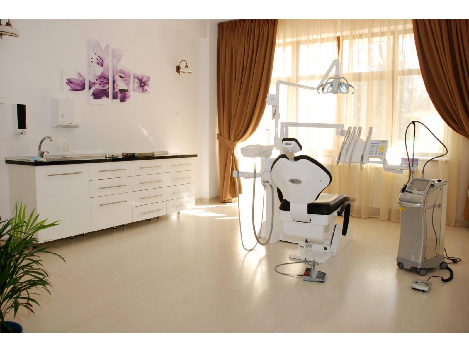 Dental One - poza_cabinet.jpg