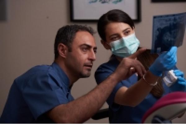 Clinica Stomatologica Younis Dent - RGW_8852_-_home_poza_1.jpg