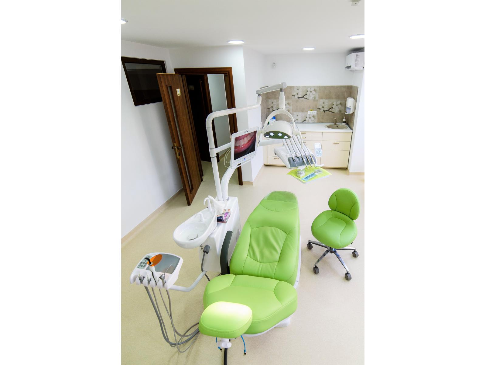 Dentarbre Dental Clinic - 171209_SalonSasha_032.jpg