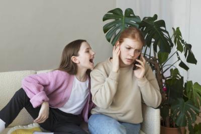 Cum este să fii crescut de părinți cu ADHD: provocări, lecții și perspective unice