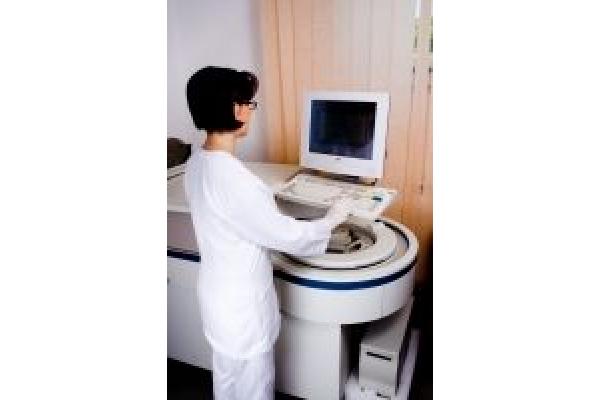 Centrul Medical MEDAS - imunologie_-_serologie,_analize_medicale.JPG