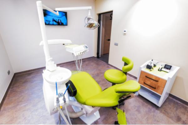 CITY DENTAL CLINIC - 4.jpg