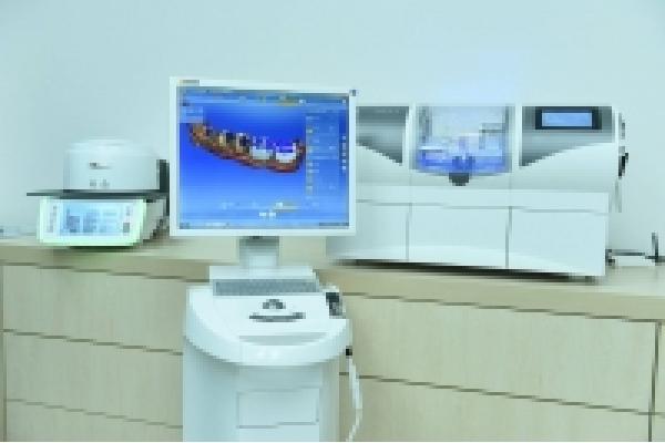 Neoclinique, clinica dentara - coroane-dentare-si-fatete-ceramice-in-1-zi-cu-CEREC-neoclinique1.jpg