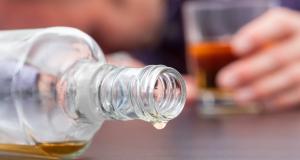 Alcoolul poate provoca deficiente nutritionale?