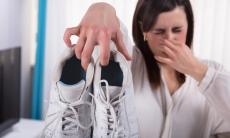 De ce transpira picioarele si cum scapam de aceasta problema neplacuta si urat mirositoare