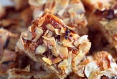 Prajitura cu migdale si miere, fara faina