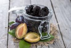 Prune in sirop de portocale