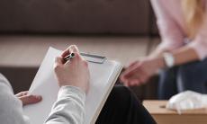 De ce romanii nu cer ajutor de la psiholog?