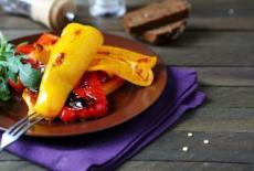 Salata de ardei preparati pe gratar