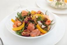 Salata de somon cu piersici