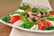   Salata de ton cu mazare