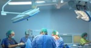 Spitalul OncoFort, cea mai mare investitie medicala din anul 2013, a fost inaugurat cu o operatie in premiera pentru Romania 